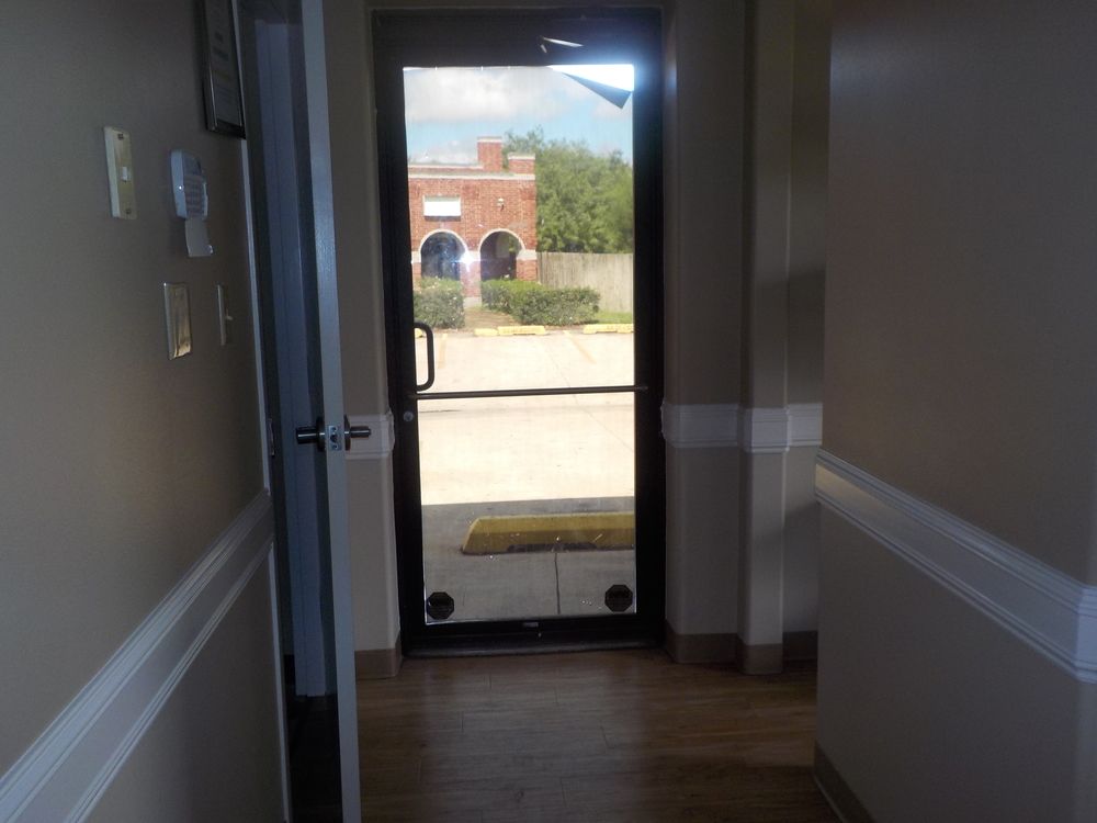 Tejon Plaza: 1601 Alton Gloor , Brownsville, TX 78526
